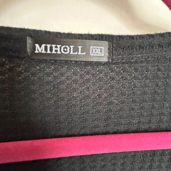 Plus Size Black Waffle Knit Tie Front Tee – Miholl (XXL, Relaxed Fit) - Picture 11 of 12